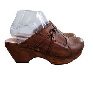Vtg 1970s Fanfares Brown Leather Wooden Clogs